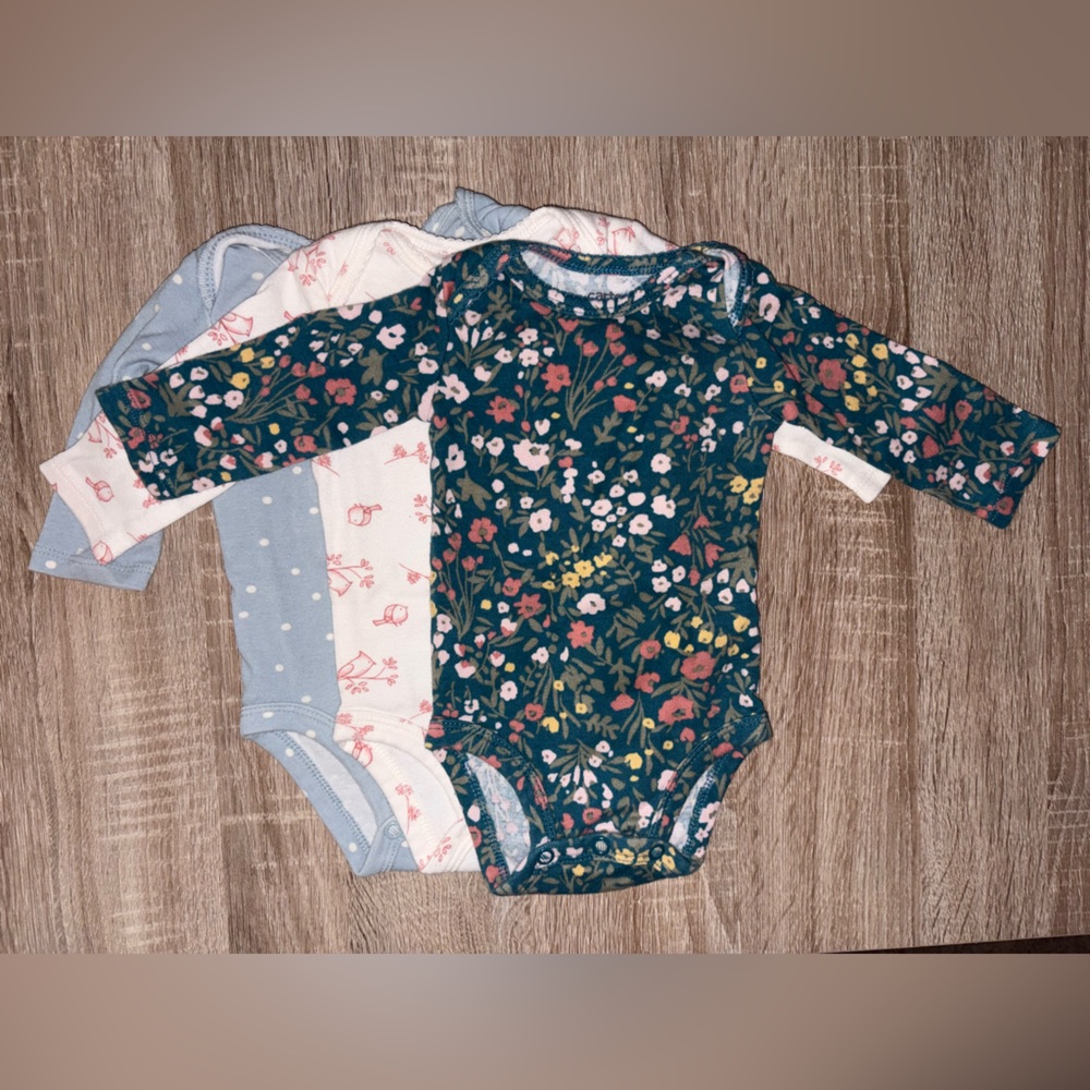 3 long sleeve onesies